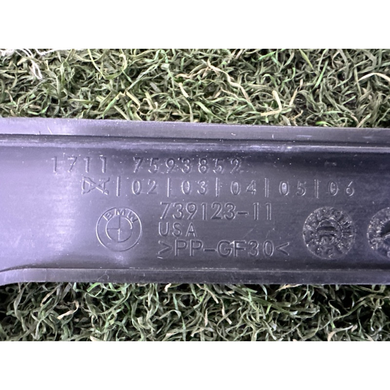 Повітропровід радіатора (кузов і елементи) BMW X3 F25 2013 2.0 17117593852