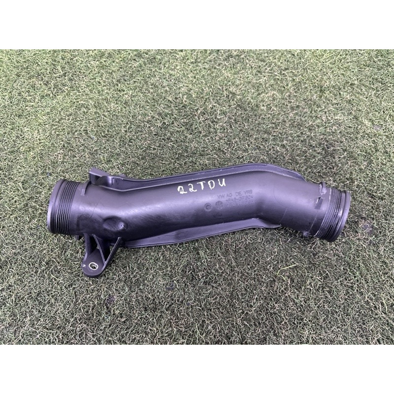 Патрубок інтеркулера (двигун та елементи) Volkswagen Touareg NF 2012 3.0 7P0145770