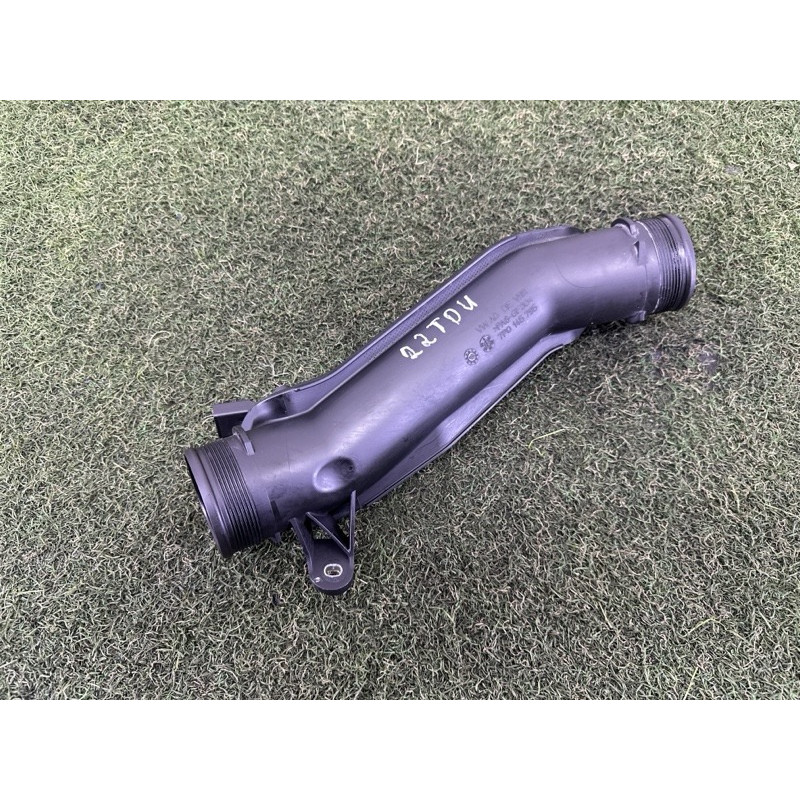 Патрубок інтеркулера (двигун та елементи) Volkswagen Touareg NF 2012 3.0 7P0145770