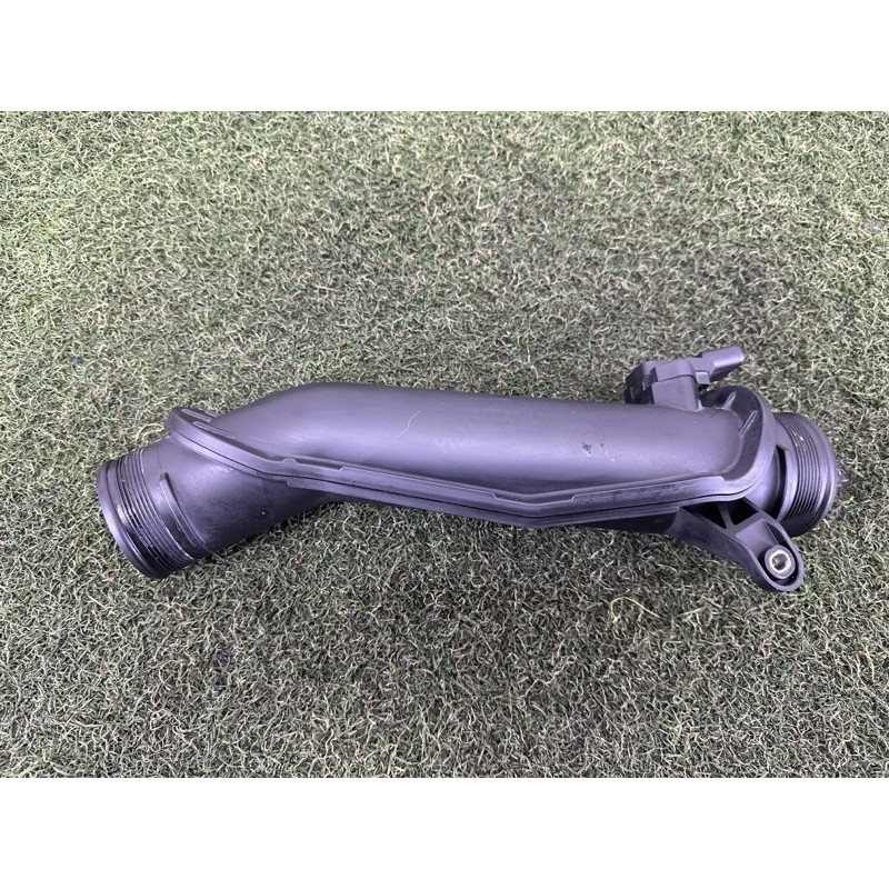 Патрубок інтеркулера (двигун та елементи) Volkswagen Touareg NF 2012 3.0 7P0145770