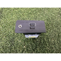 Гніздо USB/AUX