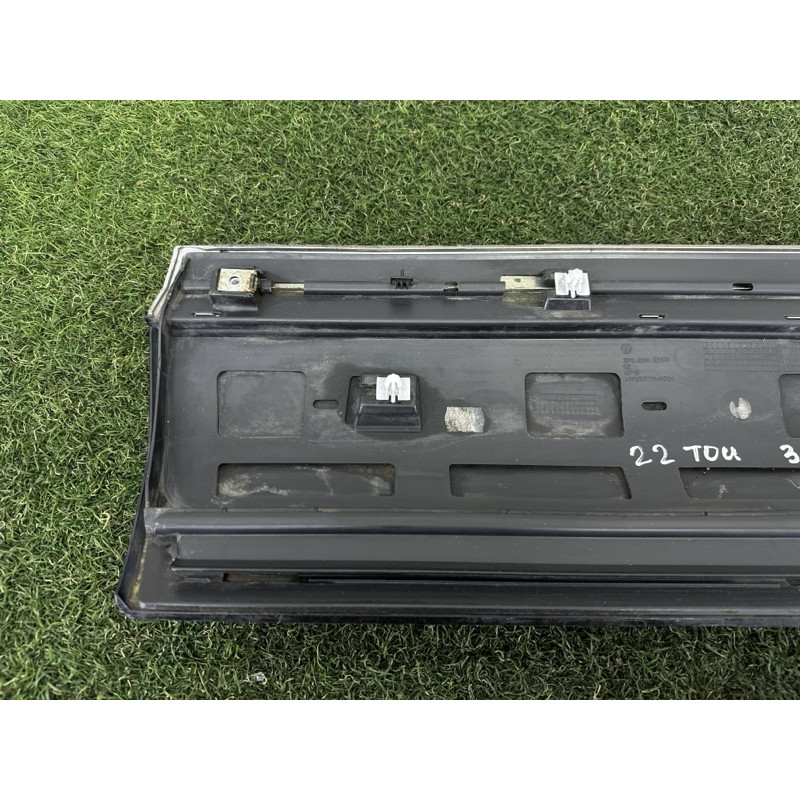 Накладка двери внешняя (кузов и элементы) Volkswagen Touareg NF 2012 3.0 7P6854950HGRU