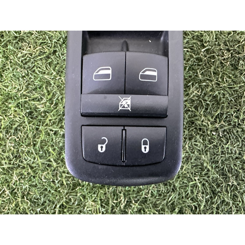 Блок кнопок склопідйомників (електрика / кнопки) Jeep Grand Cherokee WK2 2014 5.7 HEMi 68184803AA