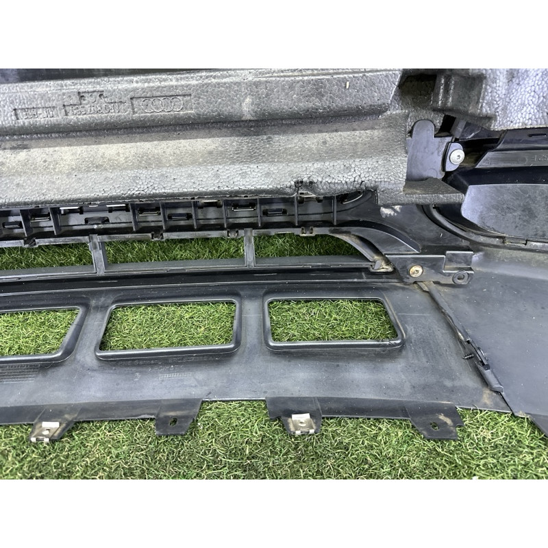 Бампер (наружные элементы кузова) AUDI Q5 8R 2012 3.2 8R0807105CGRU