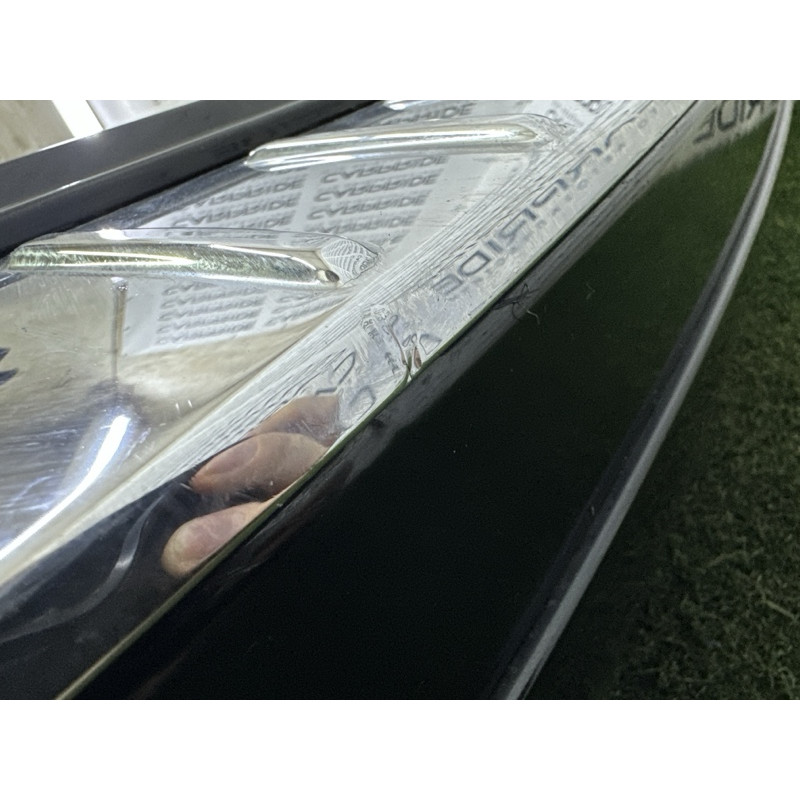 Бампер (зовнішні елементи кузова) Volkswagen Touareg NF 2012 3.0 7P6807421GRU