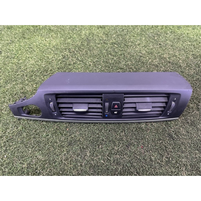 Центральный дефлектор салона (салон) BMW X3 F25 2013 2.0 64229184743