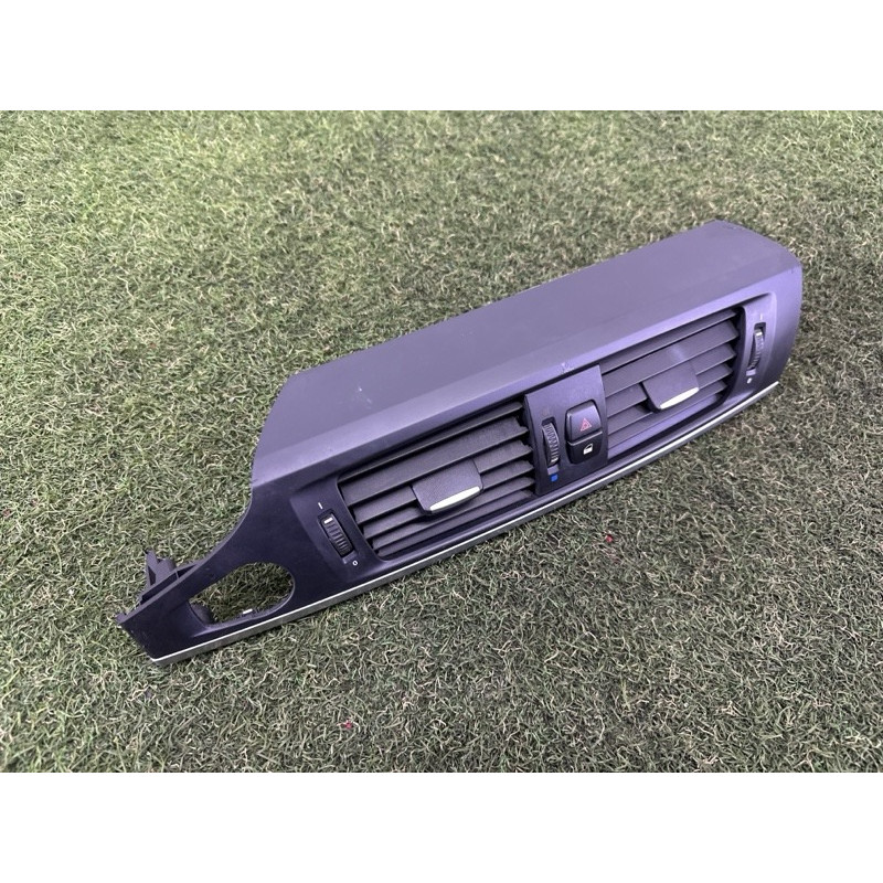 Центральный дефлектор салона (салон) BMW X3 F25 2013 2.0 64229184743