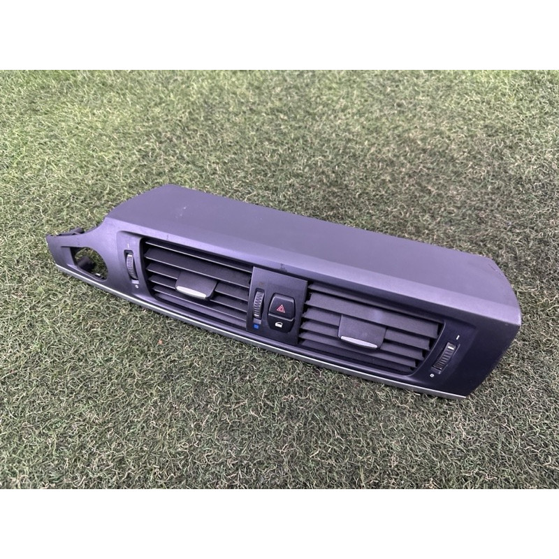 Центральный дефлектор салона (салон) BMW X3 F25 2013 2.0 64229184743