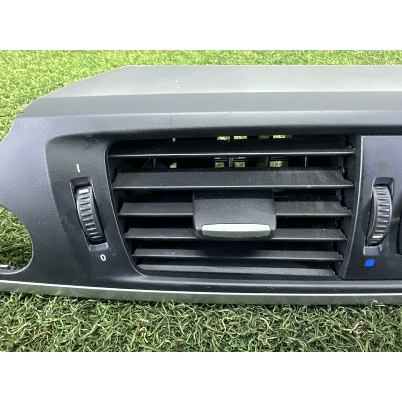 Центральный дефлектор салона (салон) BMW X3 F25 2013 2.0 64229184743