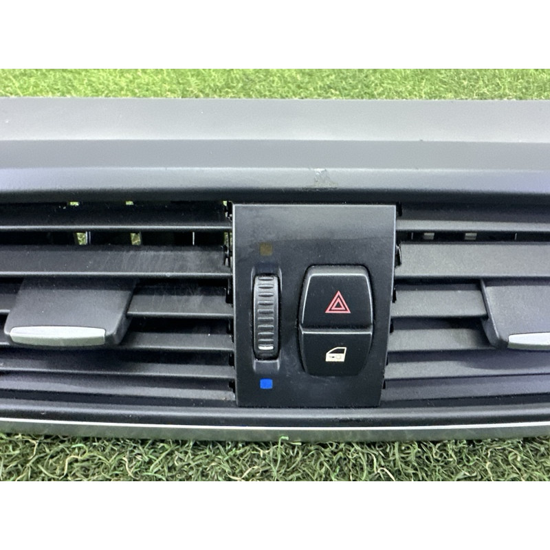 Центральный дефлектор салона (салон) BMW X3 F25 2013 2.0 64229184743
