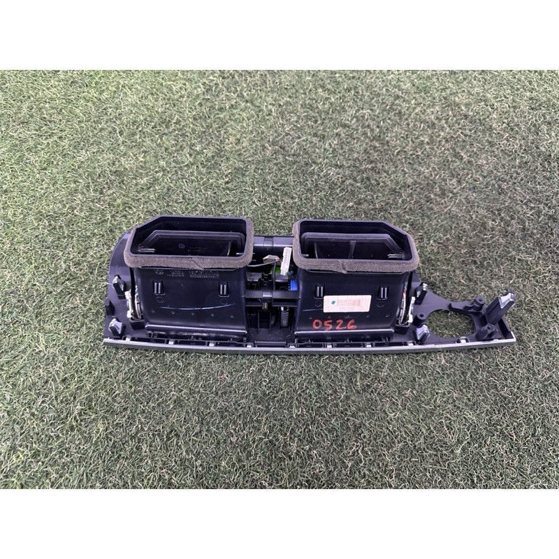 Центральный дефлектор салона (салон) BMW X3 F25 2013 2.0 64229184743