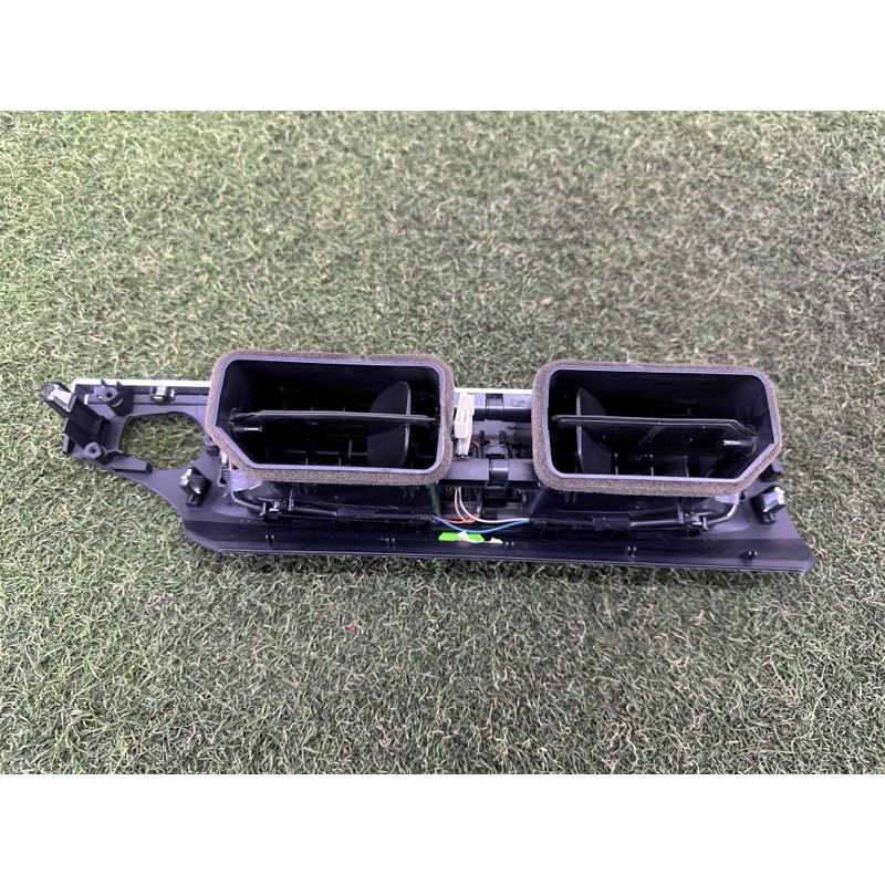 Центральный дефлектор салона (салон) BMW X3 F25 2013 2.0 64229184743