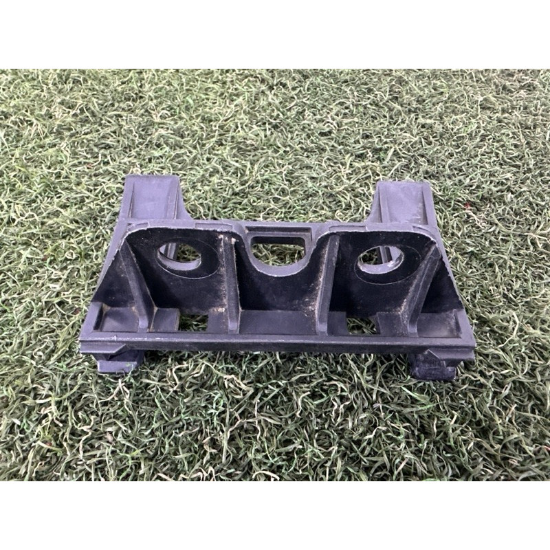 Кріплення бампера (кузов і елементи) BMW 7-series E38 51111970389