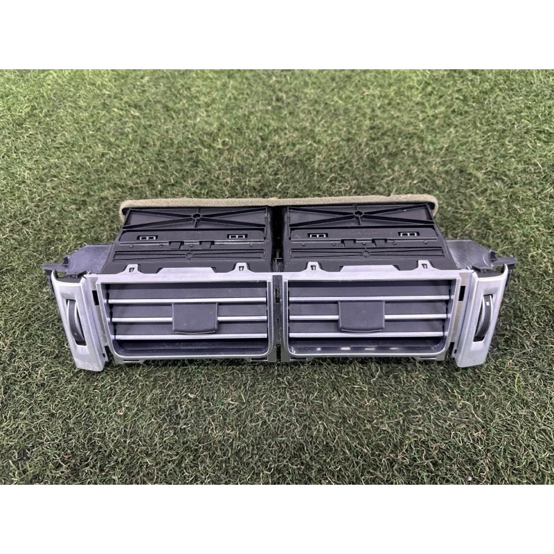 Центральный дефлектор салона (салон) LAND ROVER Range Rover L405 2014 5.0 LR055740