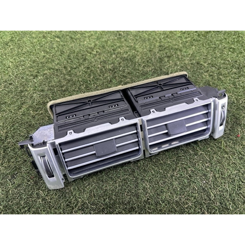 Центральный дефлектор салона (салон) LAND ROVER Range Rover L405 2014 5.0 LR055740