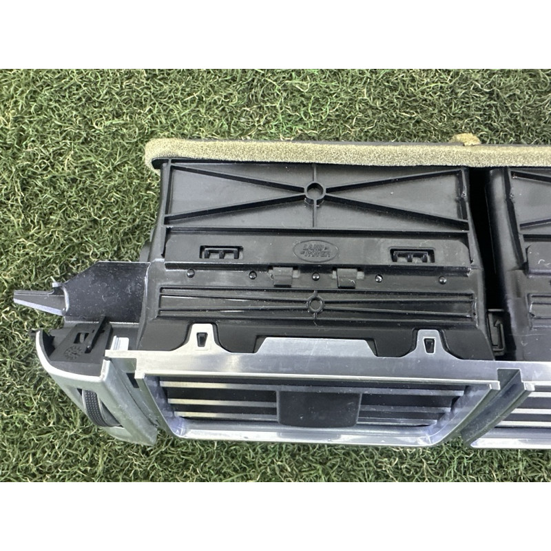 Центральный дефлектор салона (салон) LAND ROVER Range Rover L405 2014 5.0 LR055740