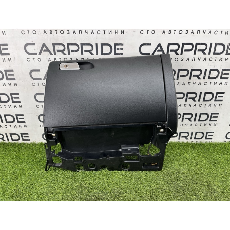 Бардачок (салон) Audi A4 B8 8k1880302b