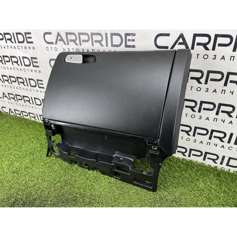 Бардачок (салон) Audi A4 B8 8k1880302b