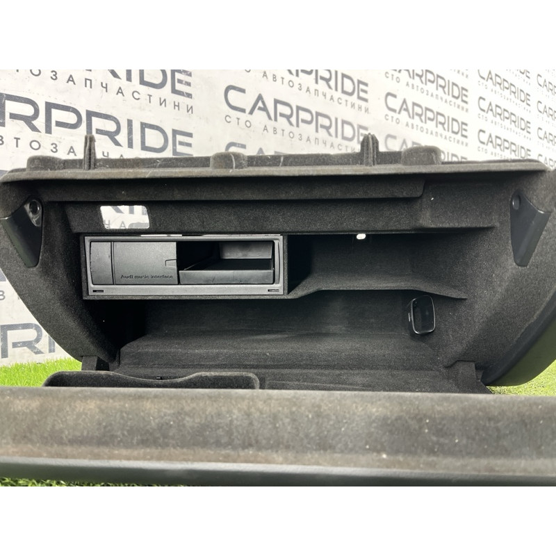 Бардачок (салон) Audi A4 B8 8k1880302b