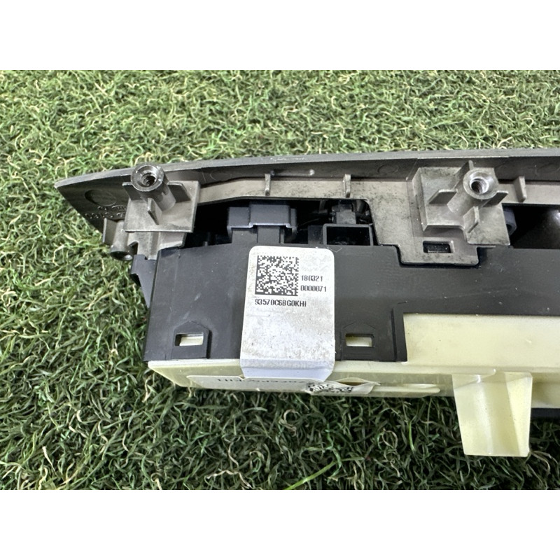 Блок кнопок склопідйомників (електрика / кнопки) KIA Sorento UM 2019 3.3 93570C6BG0KHI