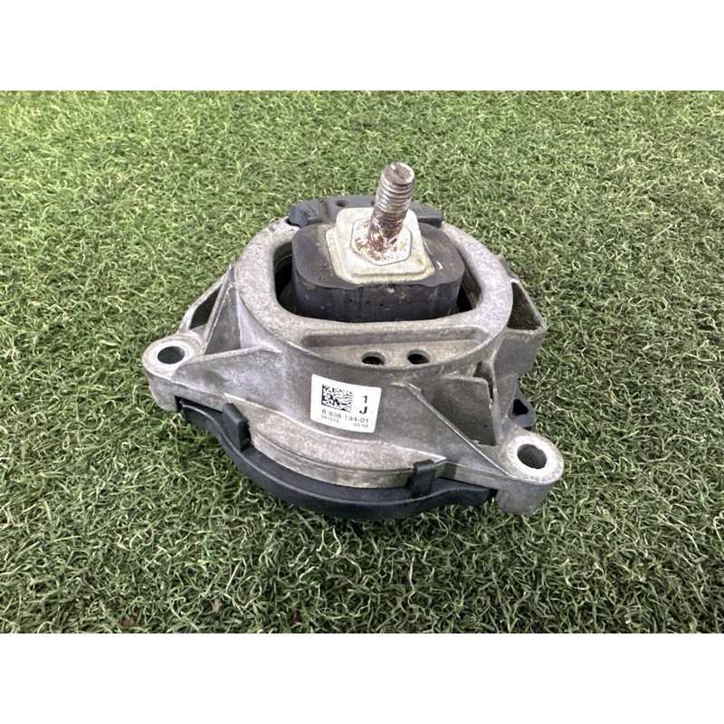 Подушка двигуна (двигун та елементи) BMW X3 F25 2013 2.0 22116856184