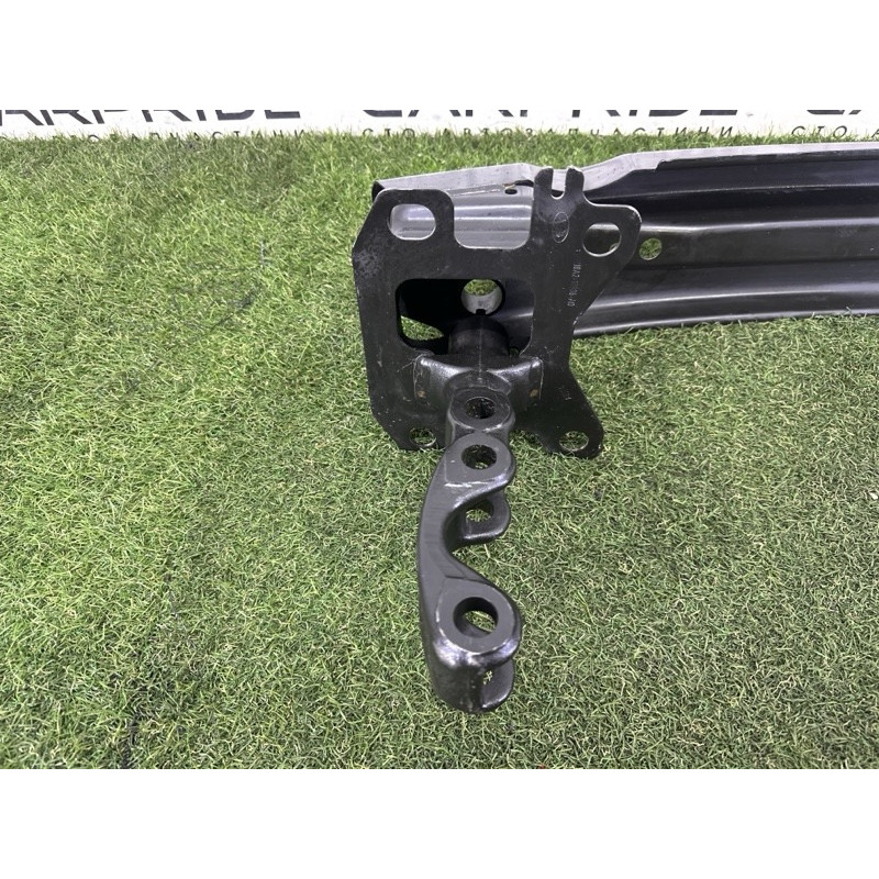 Усилитель бампера (наружные элементы кузова) LAND ROVER Range Rover Velar L560 2018 2.0 LR093049