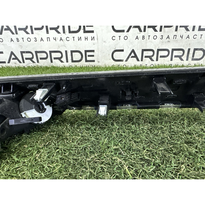 Центральный дефлектор салона (салон) BMW X1 F48 2016 2.0 51459347745