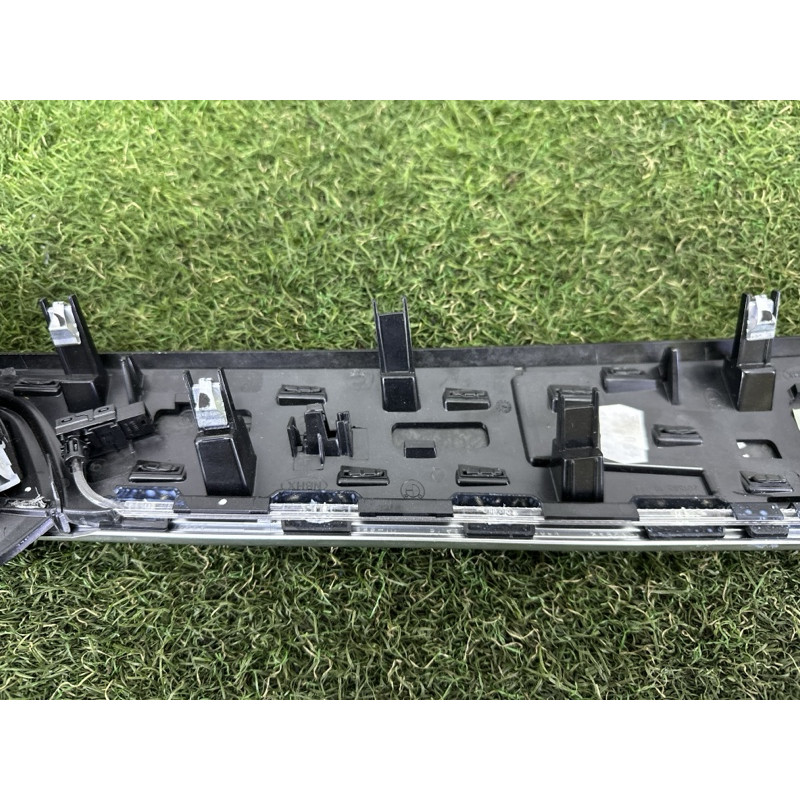 Центральный дефлектор салона (салон) BMW X1 F48 2016 2.0 51459347745