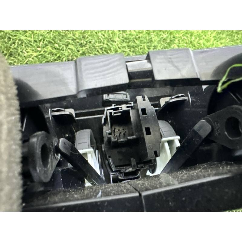 Центральный дефлектор салона (салон) BMW X1 F48 2016 2.0 51459347745