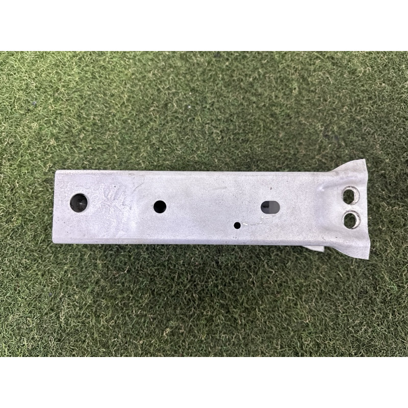 Кронштейн посилювача бампера (скло та дзеркала) LAND ROVER Range Rover Velar L560 2018 2.0 LR091866