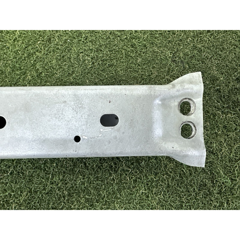 Кронштейн посилювача бампера (скло та дзеркала) LAND ROVER Range Rover Velar L560 2018 2.0 LR091866