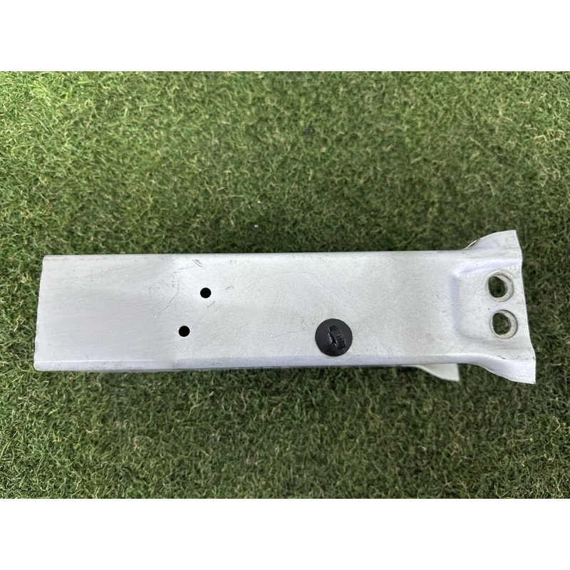 Кронштейн посилювача бампера (скло та дзеркала) LAND ROVER Range Rover Velar L560 2018 2.0 LR091866