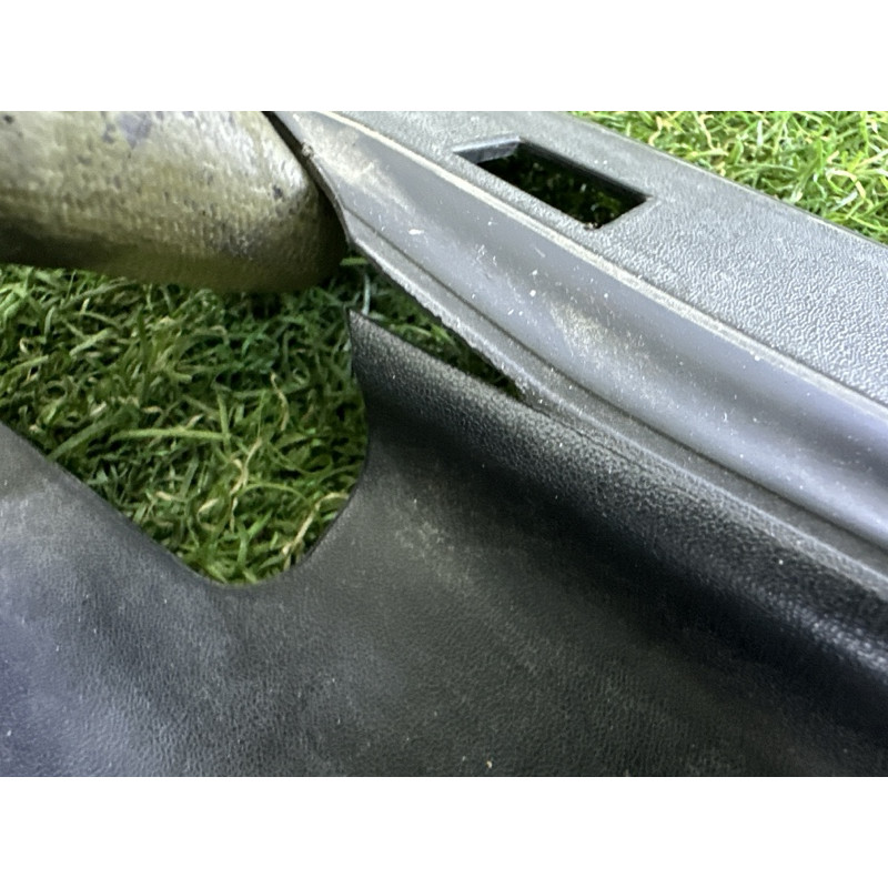 Жабо (кузов і елементи) Volkswagen Touareg NF 2012 3.0 7P6819401B
