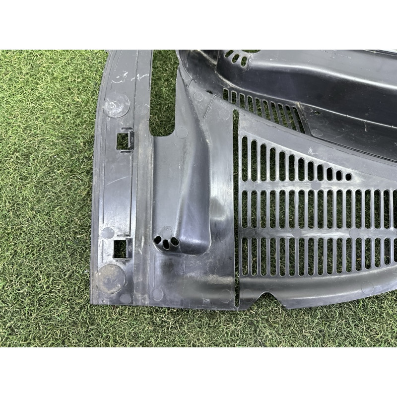 Жабо (кузов і елементи) Volkswagen Touareg NF 2012 3.0 7P6819401B
