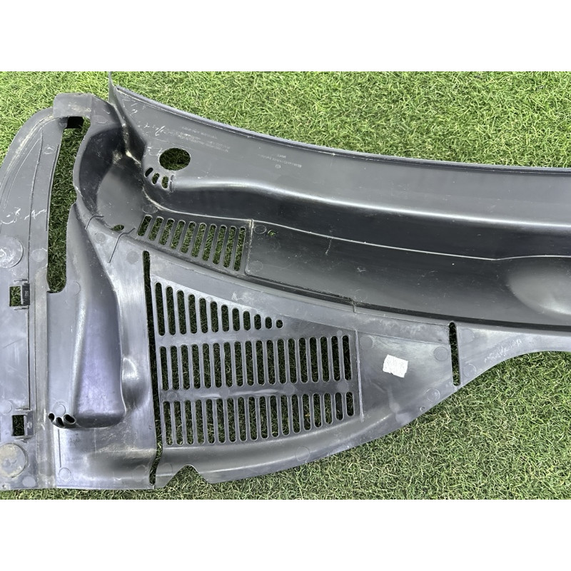 Жабо (кузов і елементи) Volkswagen Touareg NF 2012 3.0 7P6819401B