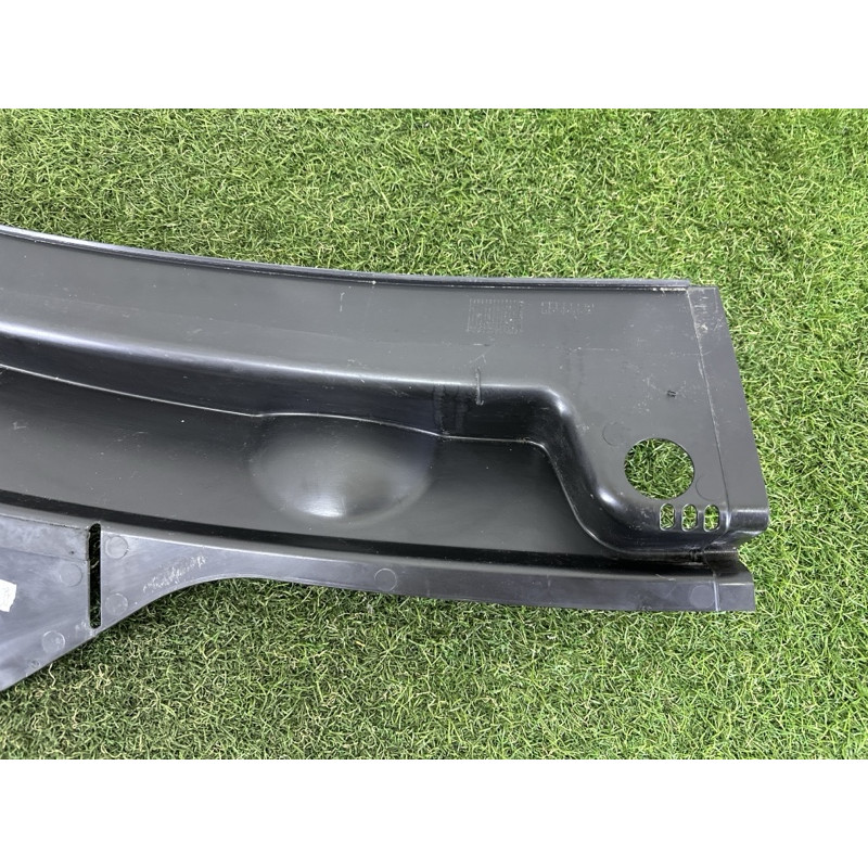 Жабо (кузов і елементи) Volkswagen Touareg NF 2012 3.0 7P6819401B