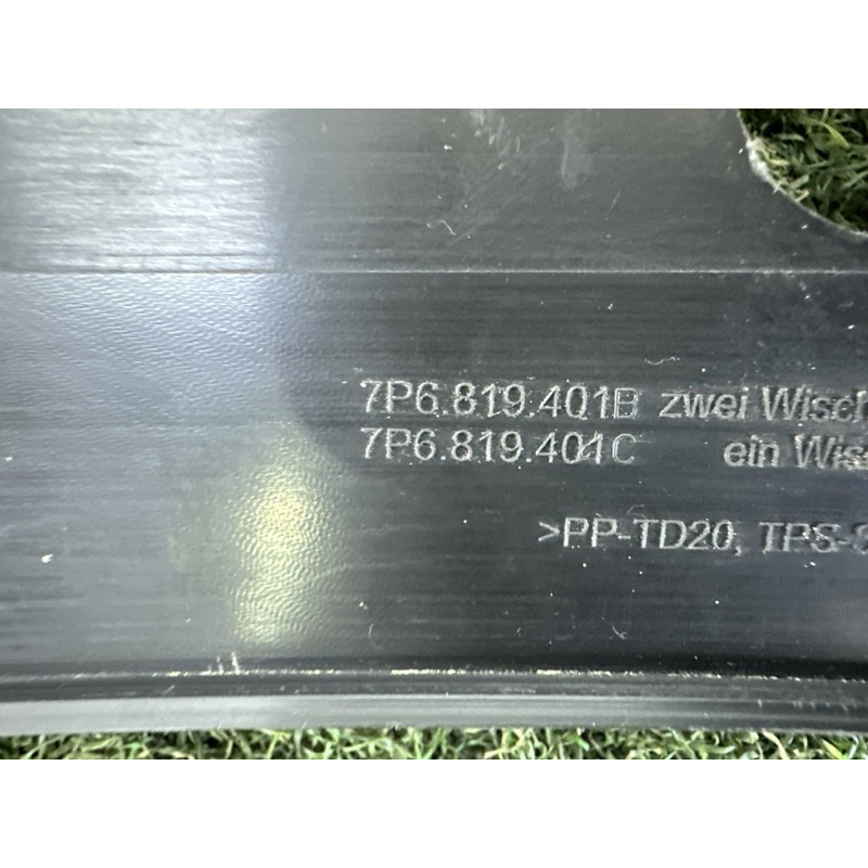 Жабо (кузов і елементи) Volkswagen Touareg NF 2012 3.0 7P6819401B
