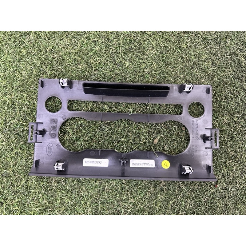 Накладка центральной консоли (салон) LAND ROVER RANGE ROVER Sport L494 2014 5.0 LR043106