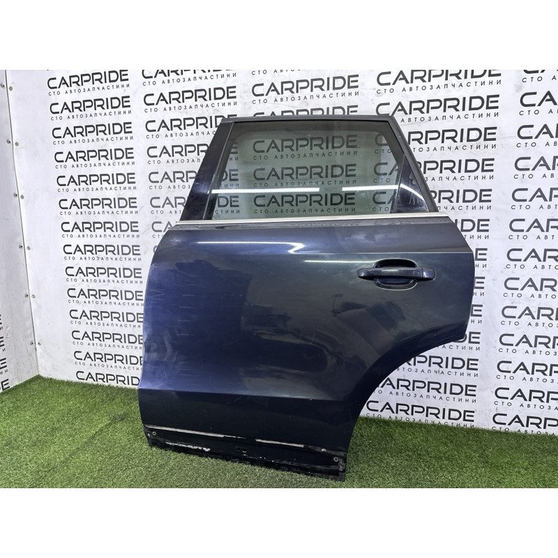 Дверь (наружные элементы кузова) AUDI Q5 8R 2012 3.2 8R0833051B