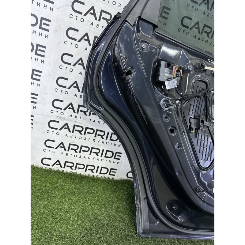 Дверь (наружные элементы кузова) AUDI Q5 8R 2012 3.2 8R0833051B