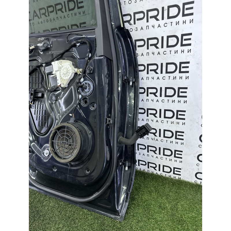 Дверь (наружные элементы кузова) AUDI Q5 8R 2012 3.2 8R0833051B