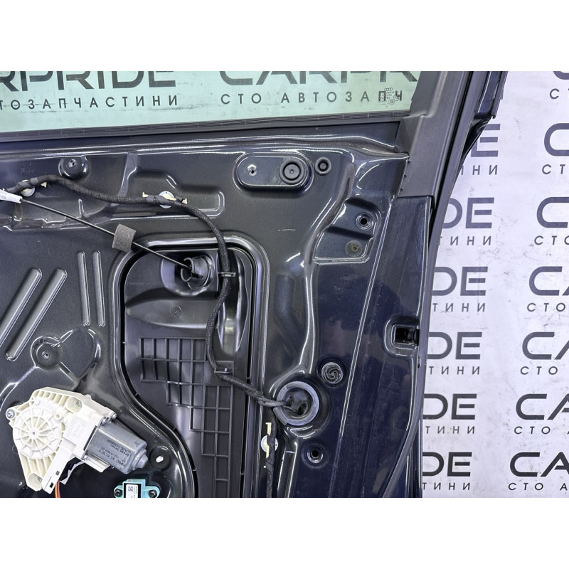 Двері (зовнішні елементи кузова) AUDI Q5 8R 2012 3.2 8R0831052E