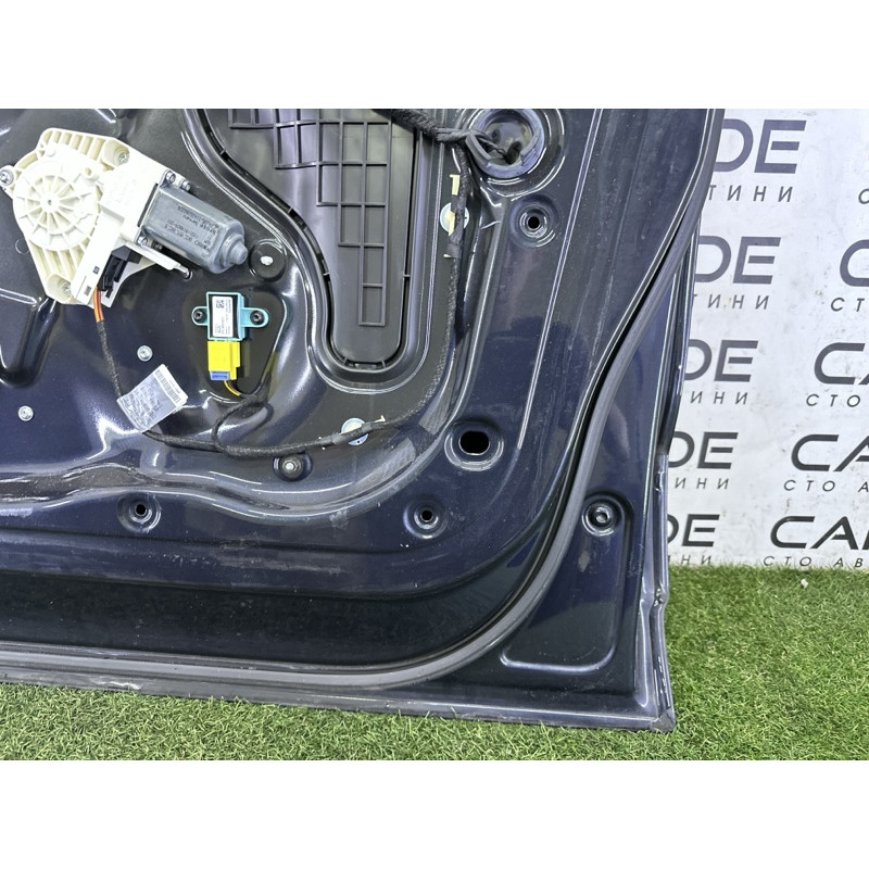 Двері (зовнішні елементи кузова) AUDI Q5 8R 2012 3.2 8R0831052E