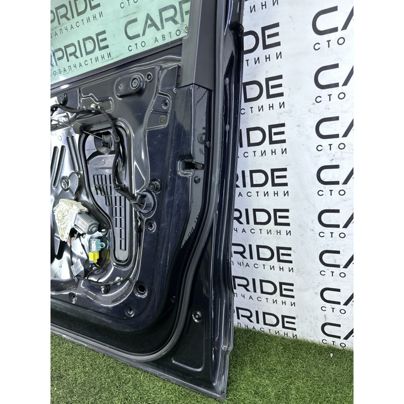 Двері (зовнішні елементи кузова) AUDI Q5 8R 2012 3.2 8R0831052E