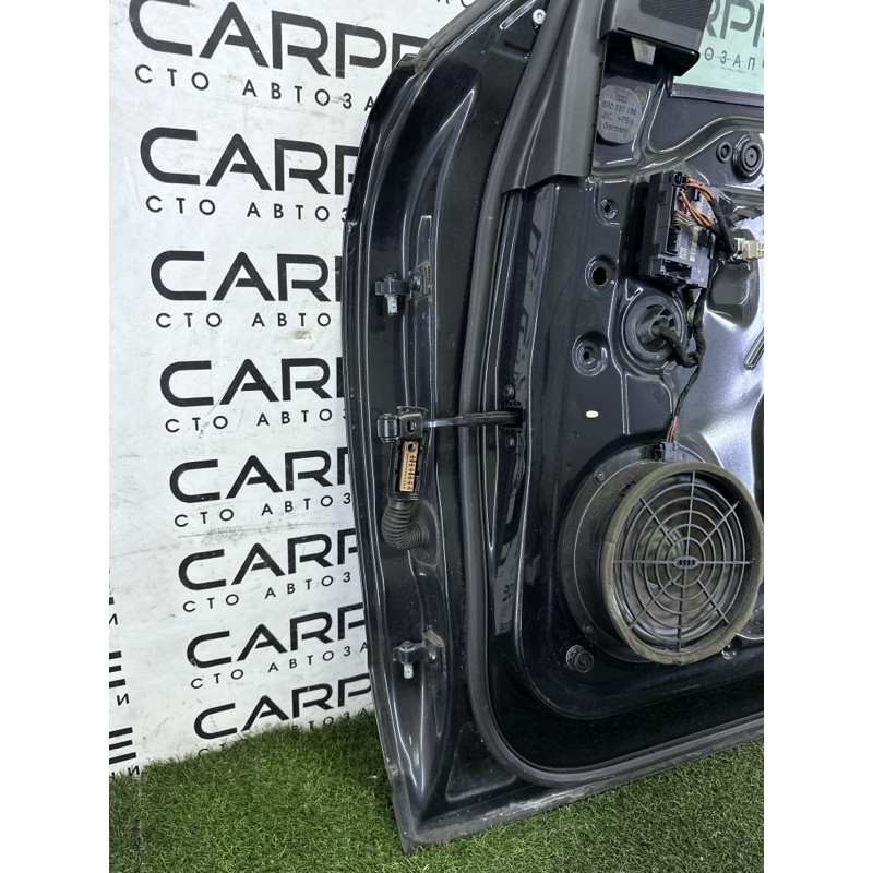 Двері (зовнішні елементи кузова) AUDI Q5 8R 2012 3.2 8R0831052E