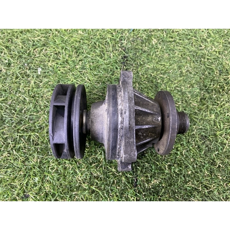 Помпа (система охлаждения) BMW 5-series E34 11517527799