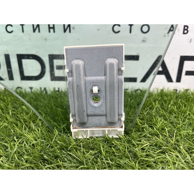 Скло (кузов і елементи) Volkswagen Passat CC 3C 3c8845206