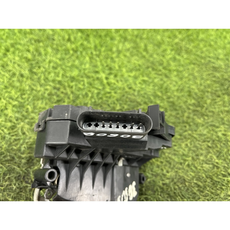 Замок дверей (кузов і елементи) Ford Fusion MK5 AE8Z-5421813-F