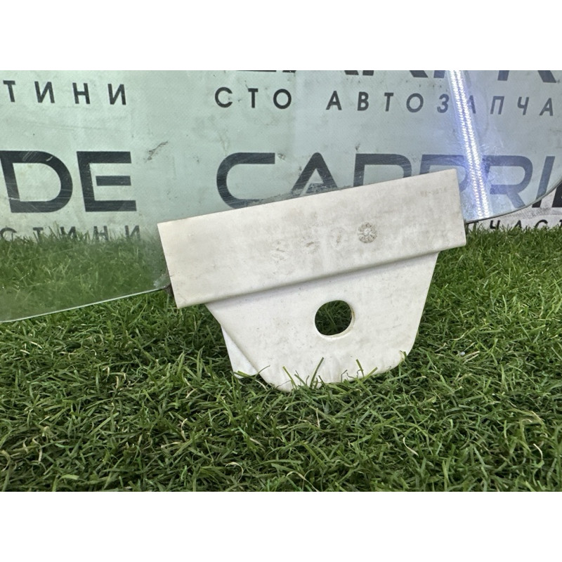 Стекло (кузов и элементы) Jeep Grand Cherokee WK2 2014 5.7 HEMi 68068670AC