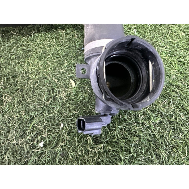 Патрубок (система охлаждения) LAND ROVER Range Rover Velar L560 2018 2.0 LR106272